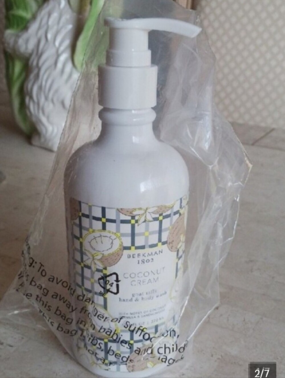 BEEKMAN 1802  goat milk hand & body wash,,12.5  fl oz...coconut cream scent/New